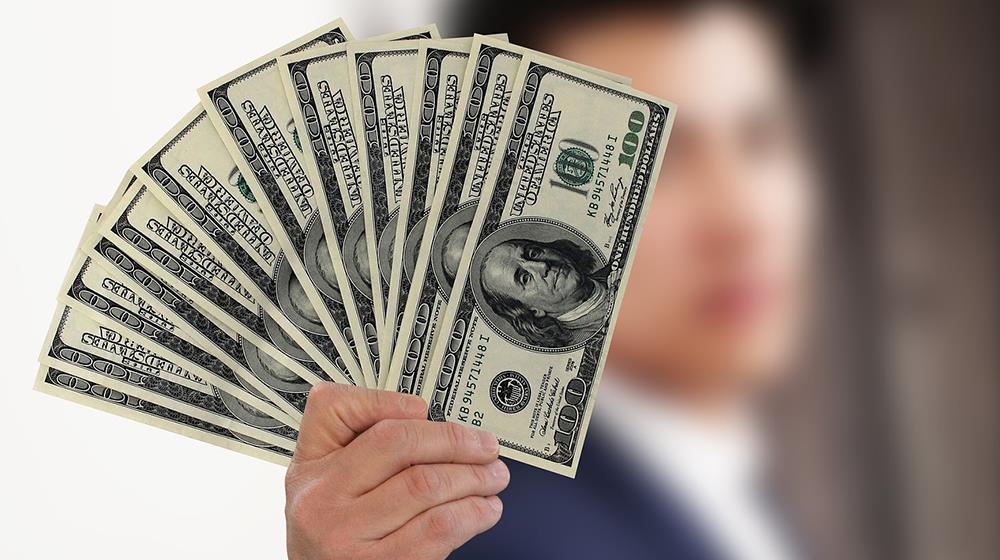US 100 dollar bills