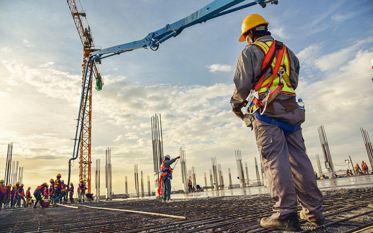 erga_kataskeves_construction_shutterstock-768x480